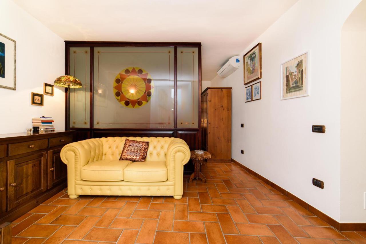 Dimora Bibbo Apartment ซาแลร์โน ภายนอก รูปภาพ